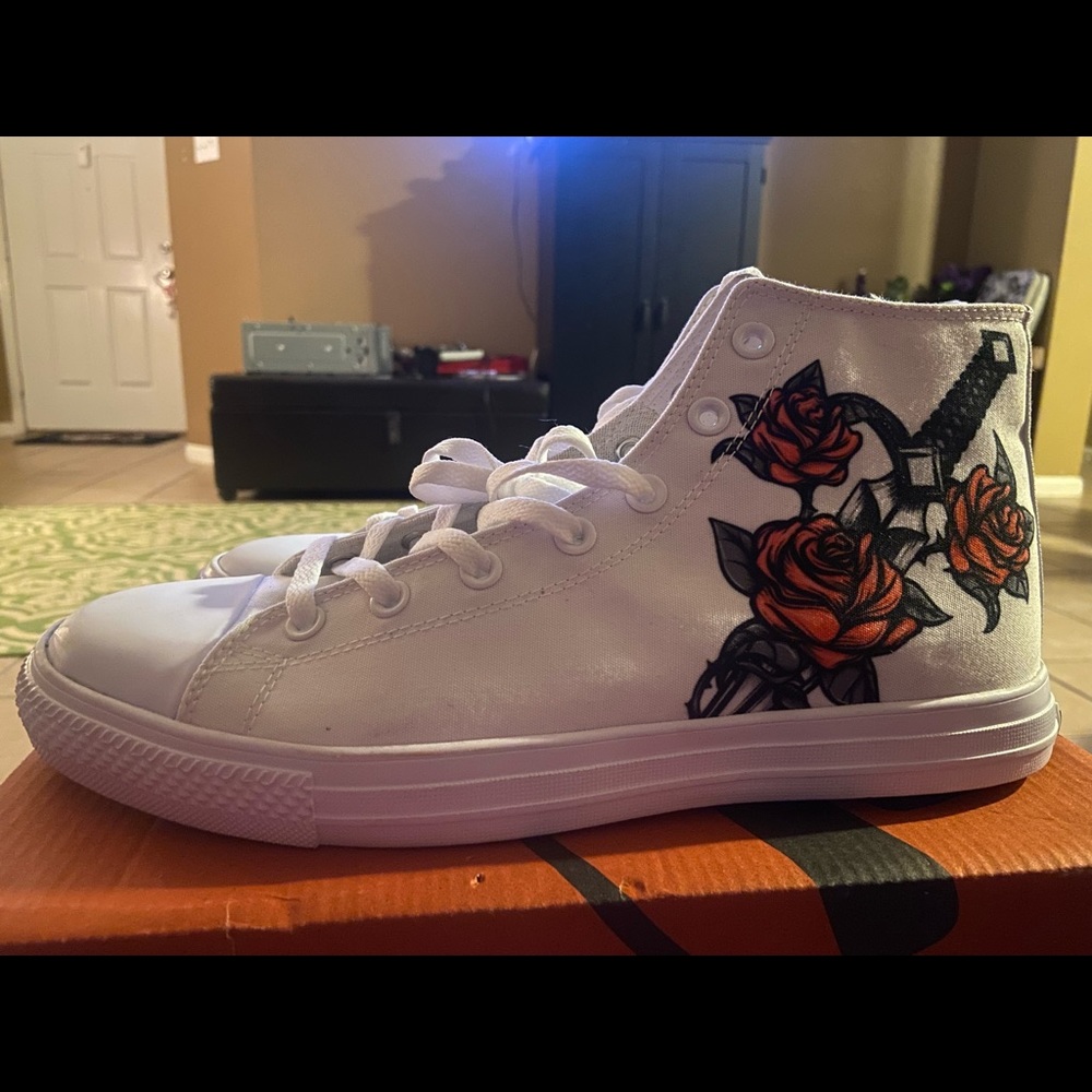 NWOT Raad high top sneakers